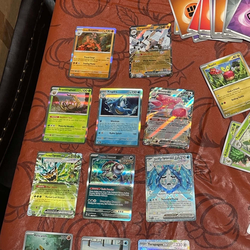 140 pokemon cards